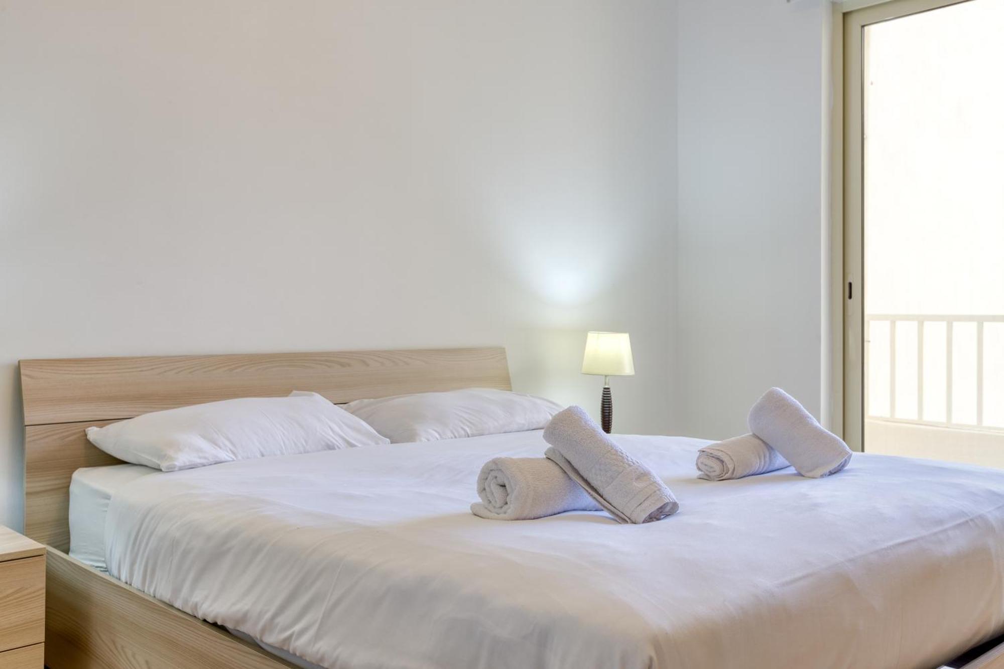 Seafront Sliema Apartment With Balcony & Sea Views By Jl Exterior photo