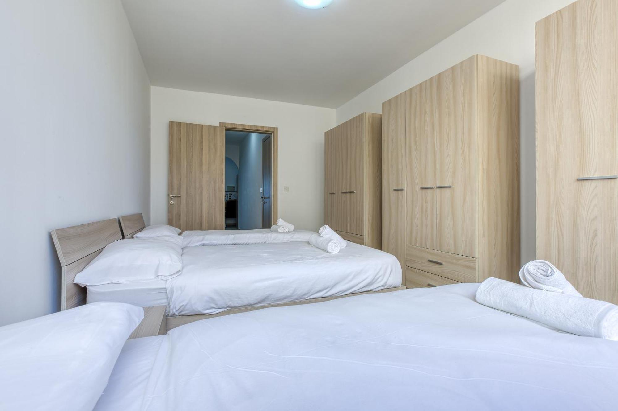 Seafront Sliema Apartment With Balcony & Sea Views By Jl Exterior photo