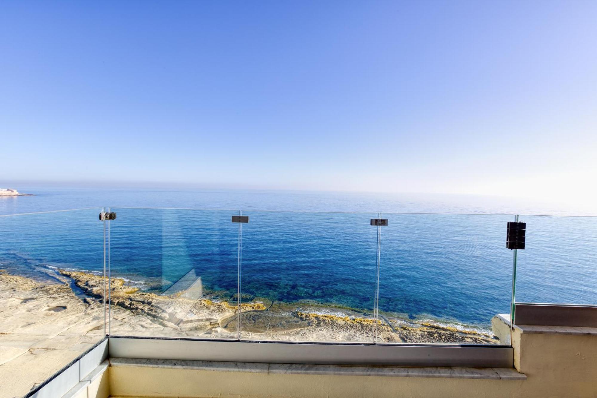 Seafront Sliema Apartment With Balcony & Sea Views By Jl Exterior photo